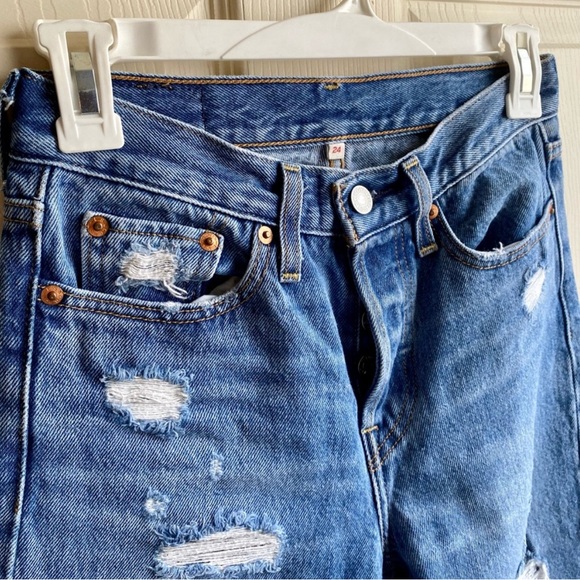 Levi’s Wedgie Straight Leg Jean - Picture 2 of 9